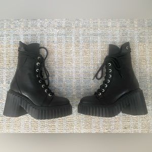 BRAND NEW NEVER WORN AGL TANIA PLATFORM BOOTS